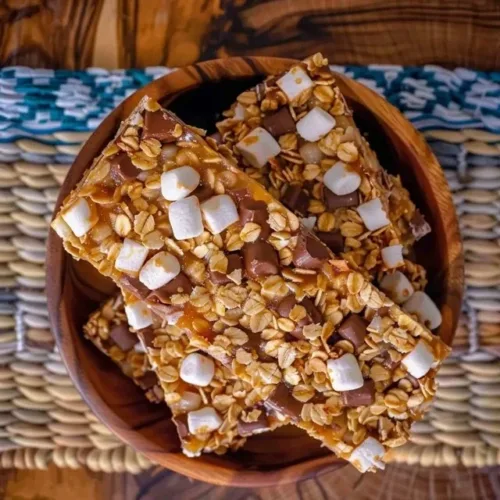 Chewy homemade granola bars made with oats, nuts, and honey