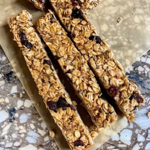 Homemade Granola Bars in 30 Minutes 3 Homemade granola bar recipe with oats and nuts